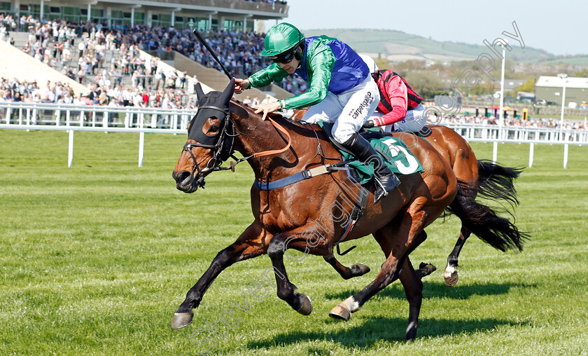 Midnight-Target-0004 
 MIDNIGHT TARGET (Lee Edwards) wins The EBF / TBA Mares Novices Handicap Chase Cheltenham 19 Apr 2018 - Pic Steven Cargill / Racingfotos.com