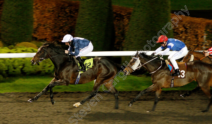 Juanito-Chico-0003 
 JUANITO CHICO (P J McDonald) beats AMBIENT (right) in The 100% Profit Boost At 32redsport.com Handicap
Kempton 5 Dec 2018 - Pic Steven Cargill / Racingfotos.com