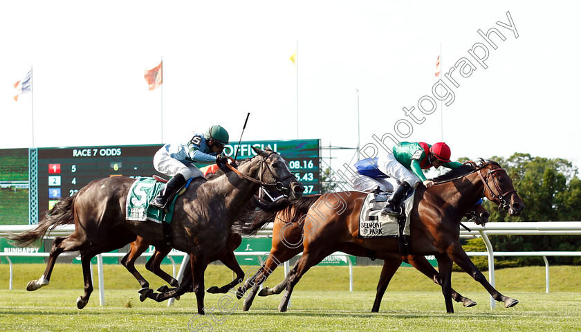 La-Sardane-0002 
 LA SARDANE (Flavien Prat) beats HEAVENLY SCORE (left) in The Intercontinental Stakes
Belmont Park 7 Jun 2018 - Pic Steven Cargill / Racingfotos.com