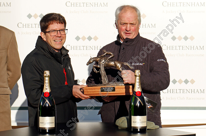 Sizing-Tennessee-0008 
 Presentation to Colin Tizzard for The Horse Comes First Novices Chase won by SIZING TENNESSEE Cheltenham 15 Dec 2017 - Pic Steven Cargill / Racingfotos.com