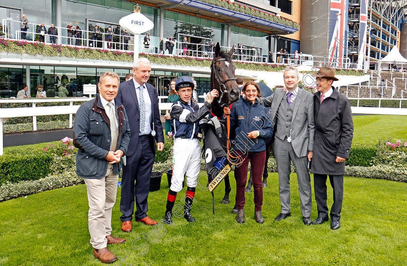 Odyssa-0010 
 ODYSSA (Shane Kelly) with Richard Hughes after The Twinings Novice Auction Stakes Div2 Ascot 8 Sep 2017 - Pic Steven Cargill / Racingfotos.com