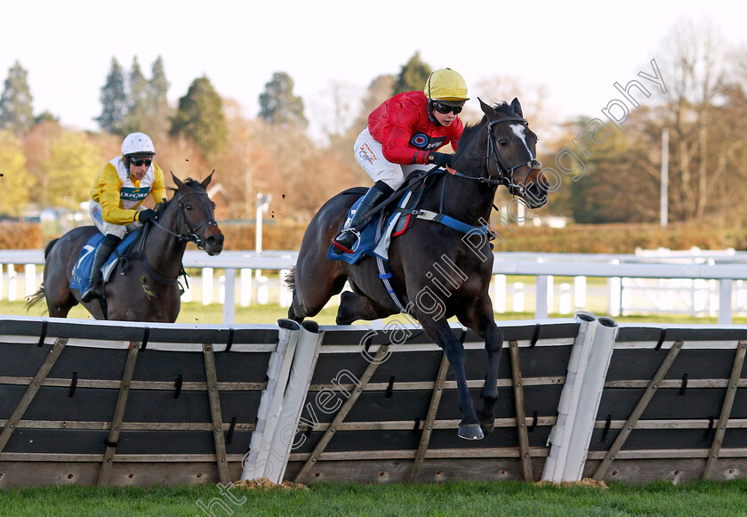 Kingston-Bresil-0002 
 KINGSTON BRESIL (Izzie Hill)
Ascot 22 Nov 2024 - Pic Steven Cargill / Racingfotos.com