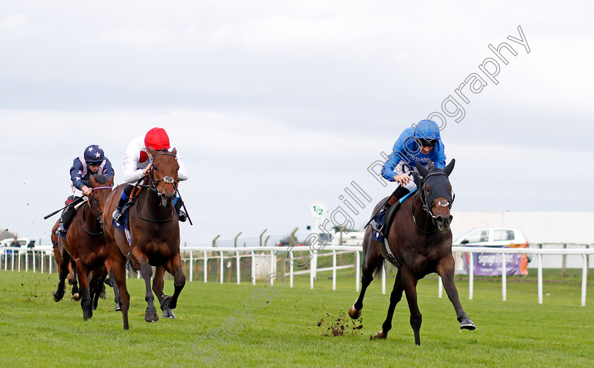 Corolla-Point-0004 
 COROLLA POINT (Dougie Costello) beats SO DARN HOT (left) in The British EBF Novice Stakes
Yarmouth 22 Oct 2024 - Pic Steven Cargill / Racingfotos.com