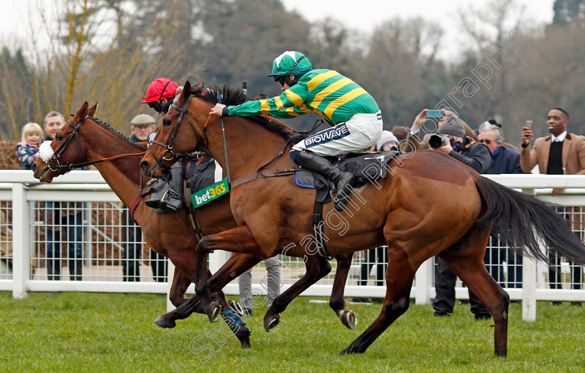 Phoenix-Way-0003 
 PHOENIX WAY (right, Kevin Brogan) beats FANION D'ESTRUVAL (left, Lucy Turner)
Ascot 22 Jan 2022 - Pic Steven Cargill / Racingfotos.com