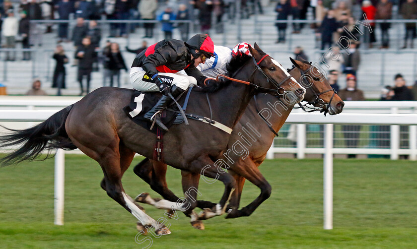 Kdeux-Saint-Fray-0002 
 KDEUX SAINT FRAY (farside, Jonathan Burke) beats BLUES SINGER (nearside) in The Not Forgotten Open National Hunt Flat Race 
Ascot 22 Nov 2024 - Pic Steven Cargill / Racingfotos.com