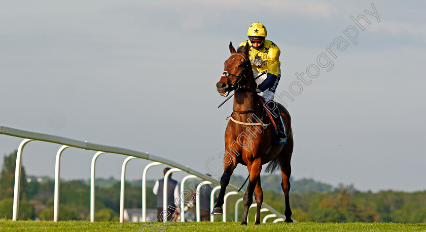 Euchen-Glen-0001 
 EUCHEN GLEN (Paul Mulrennan) winner of The Coral Brigadier Gerard Stakes
Sandown 27 May 2021 - Pic Steven Cargill / Racingfotos.com