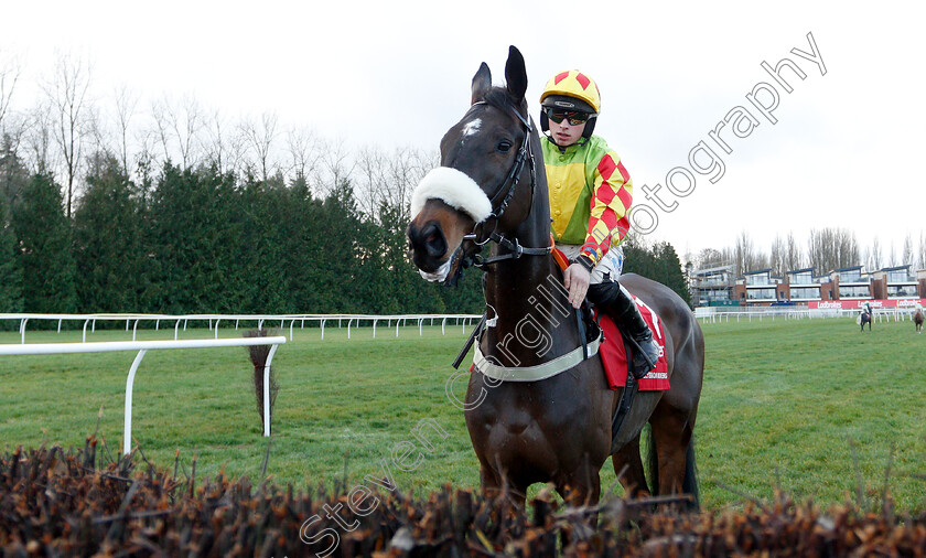 Allysson-Monterg-0001 
 ALLYSSON MONTERG (James Bowen)
Newbury 1 Dec 2018 - Pic Steven Cargill / Racingfotos.com