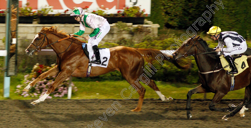 State-Of-Affair-0003 
 STATE OF AFFAIR (Jamie Spencer) beats CITY TOUR (right) in The 100% Profit Boost At 32redsport.com Handicap
Kempton 2 Oct 2019 - Pic Steven Cargill / Racingfotos.com