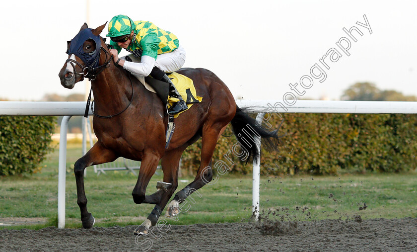 First-Thought-0006 
 FIRST THOUGHT (James Doyle) wins The Bet At racinguk.com Nursery
Kempton 18 Sep 2018 - Pic Steven Cargill / Racingfotos.com