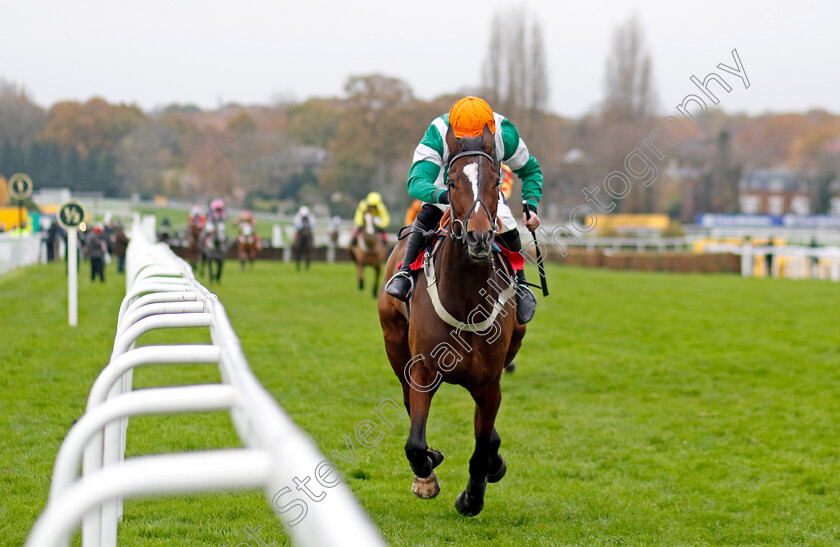 Authorised-Speed-0002 
 AUTHORISED SPEED (Jamie Moore) wins The Brian Giles Memorial NH Novices Hurdle
Sandown 3 Dec 2022 - Pic Steven Cargill / Racingfotos.com