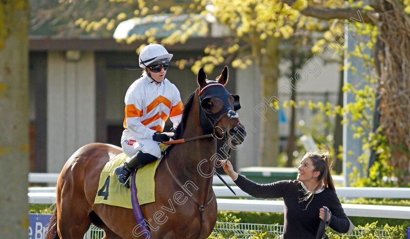 Imperial-Sands-0005 
 IMPERIAL SANDS (Hollie Doyle) winner of The racingtv.com Handicap
Kempton 10 Apr 2023 - Pic Steven Cargill / Racingfotos.com