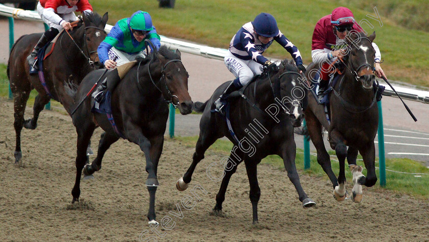 Bobby-K-0003 
 BOBBY K (centre, Oisin Murphy) beats MAINSAIL ATLANTIC (left) and KESWICK (right) in The Betway Handicap 
Lingfield 20 Nov 2018 - Pic Steven Cargill / Racingfotos.com