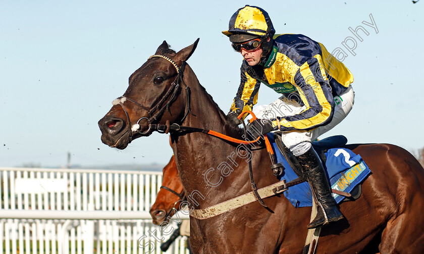 Willoughby-Court-0003 
 WILLOUGHBY COURT (Nico de Boinville) Cheltenham 1 Jan 2018 - Pic Steven Cargill / Racingfotos.com