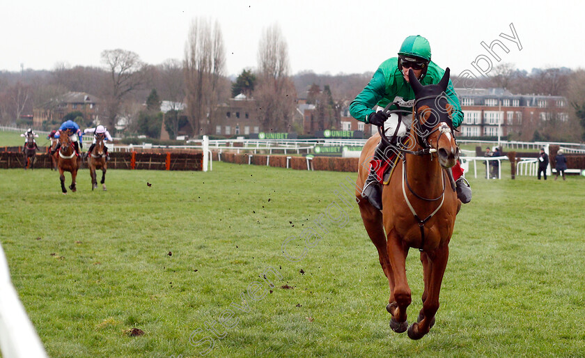 Torpillo-0004 
 TORPILLO (Daryl Jacob) wins The Unibet Juvenile Hurdle
Sandown 5 Jan 2019 - Pic Steven Cargill / Racingfotos.com