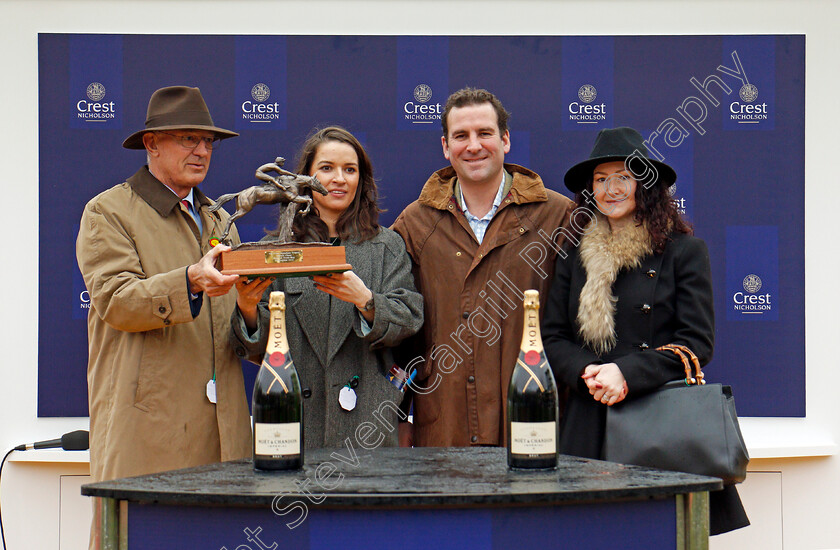 Frodon-0007 
 Presentation for the Crest Nicholson Handicap Chase Cheltenham 27 Jan 2018 - Pic Steven Cargill / Racingfotos.com