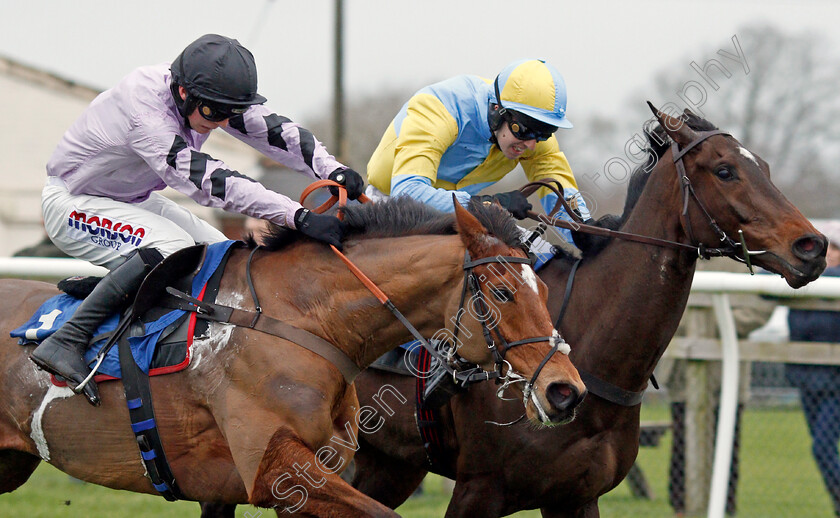 Calva-D Auge-0006 
 CALVA D'AUGE (left, Harry Cobden) beats FAIRE PART SIVOLA (right) in The Be Wiser Novices Hurdle
Wincanton 30 Jan 2020 - Pic Steven Cargill / Racingfotos.com