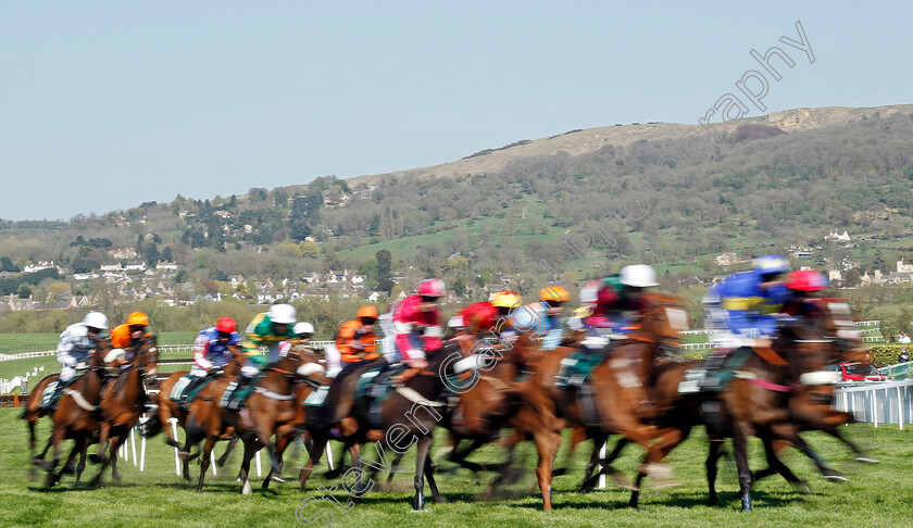 Cheltenham-0002 
 Racing at Cheltenham 19 Apr 2018 - Pic Steven Cargill / Racingfotos.com