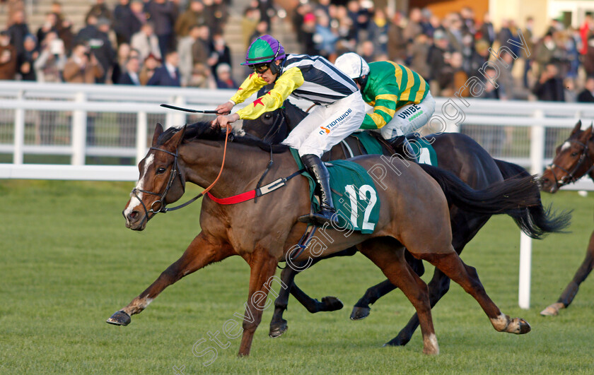 Lively-Citizen-0001 
 LIVELY CITIZEN (Archie Bellamy) wins The Catesby Handicap Hurdle
Cheltenham 10 Dec 2021 - Pic Steven Cargill / Racingfotos.com