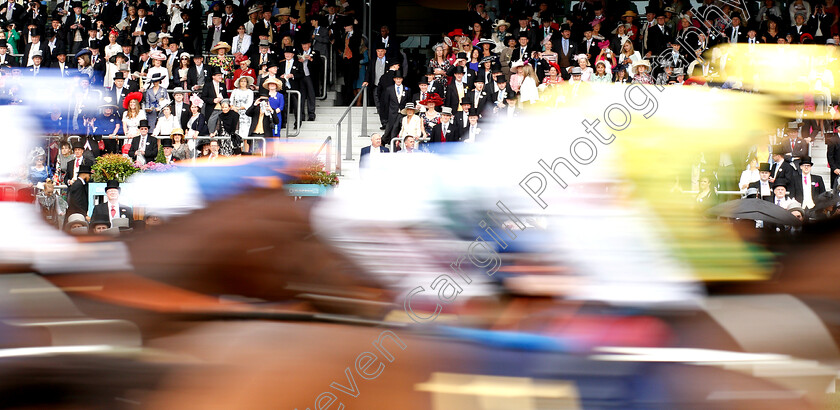 Ascot-0001 
 Action at Royal Ascot
19 Jun 2019 - Pic Steven Cargill / Racingfotos.com