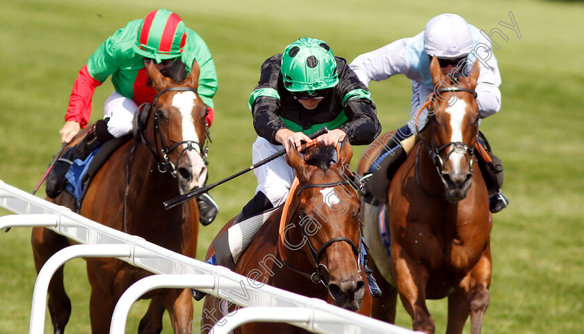 Nearly-Caught-0003 
 NEARLY CAUGHT (James Doyle) wins The Coral Marathon
Sandown 7 Jul 2018 - Pic Steven Cargill / Racingfotos.com