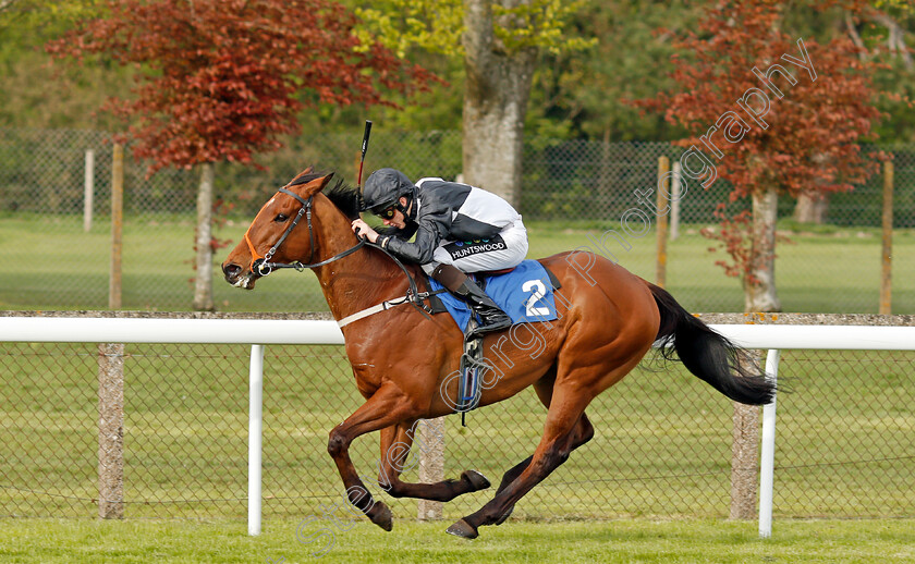 Chivers-0003 
 CHIVERS (Joshua Bryan) wins The Sharp's Doom Bar Handicap Div2 Salisbury 30 Apr 2018 - Pic Steven Cargill / Racingfotos.com