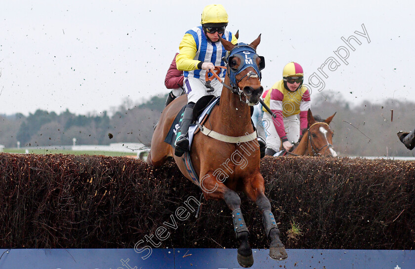 Sussex-Ranger-0001 
 SUSSEX RANGER (Jamie Moore)
Ascot 22 Jan 2022 - Pic Steven Cargill / Racingfotos.com