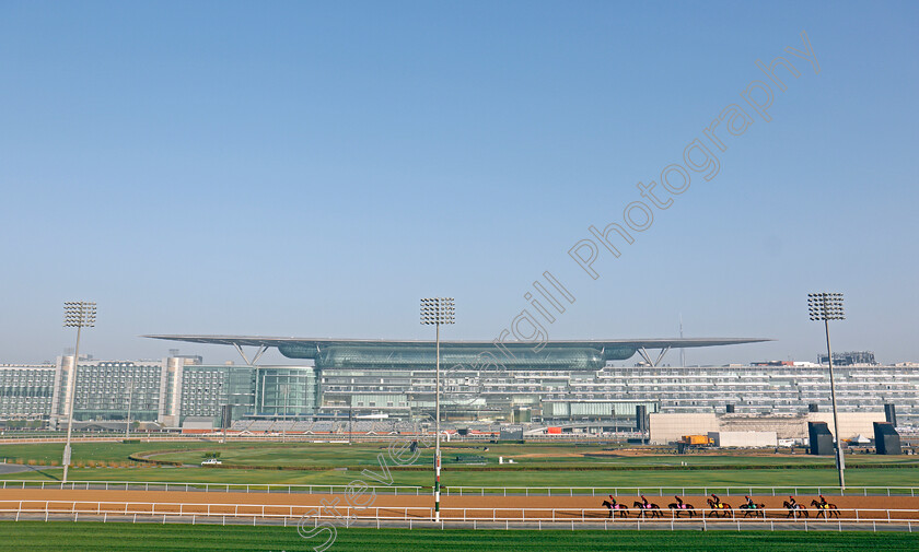 Aidan-O Brien-string-0002 
 Aidan O Brien's string exercising at Meydan L to R; THREEANDFOURPENCE, SEAHENGE, MENDELSSOHN, LANCASTER BOMBER, IDAHO, WASHINGTON DC and WAR DECREE 29 Mar 2018 - Pic Steven Cargill / Racingfotos.com