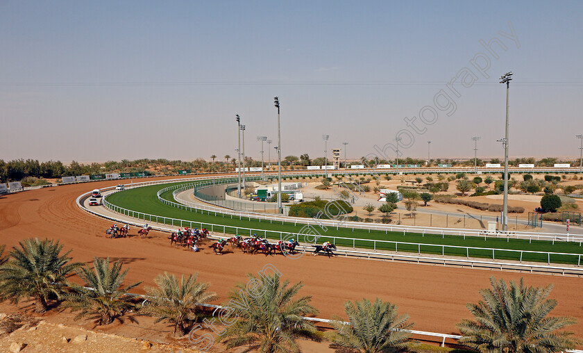 Race-0001-scene-0003 
 Turning for home during the Jahez Fillies Handicap at the Saudi Cup (Faller unhurt)
King Abdulaziz Racecourse, Riyadh, Saudi Arabia 25 Feb 2022 - Pic Steven Cargill / Racingfotos.com