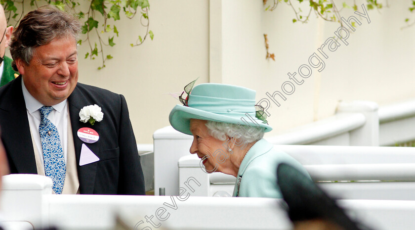 The-Queen-0002 
 The Queen is greeted by Sir Francis Brooke on her arrival at Ascot
19 Jun 2021 - Pic Steven Cargill / Racingfotos.com