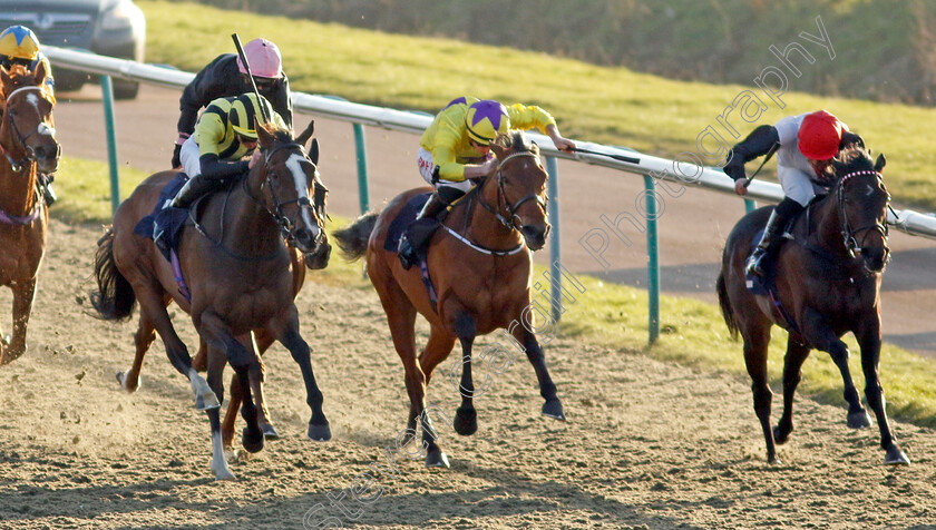 Al-Agaila-0004 
 AL AGAILA (left, James Doyle) beats MORGAN FAIRY (centre) and MAKINMEDOIT (right) in The Talksport Winter Oaks Fillies Handicap
Lingfield 21 Jan 2023 - Pic Steven Cargill / Racingfotos.com