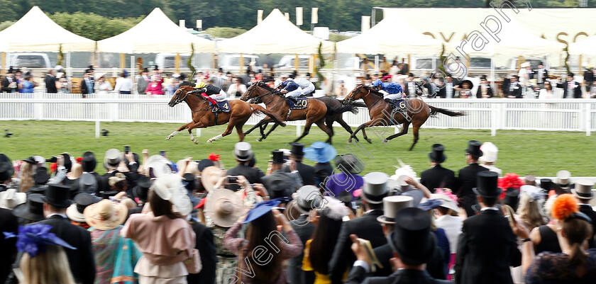 Stradivarius-0003 
 STRADIVARIUS (Frankie Dettori) wins The Gold Cup
Royal Ascot 20 Jun 2019 - Pic Steven Cargill / Racingfotos.com