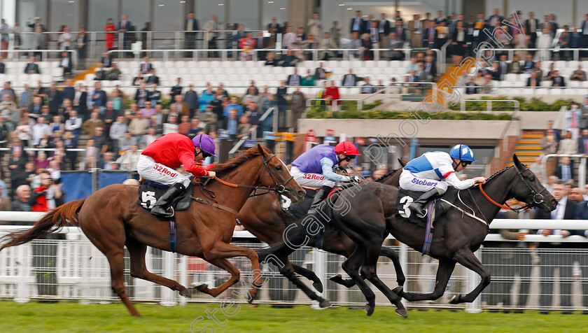 Renfrew-Street-0003 
 RENFREW STREET (Joe Fanning) beats MELINOE (farside) and NOTICE (left) in The TBA Centenary Fillies Handicap Goodwood 27 Sep 2017 - Pic Steven Cargill / Racingfotos.com