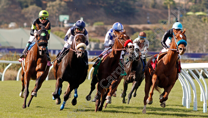 Del-Mar-0006 
 Horses take an early turn during a race at Del Mar 2 Nov 2017 - Pic Steven Cargill / Racingfotos.com