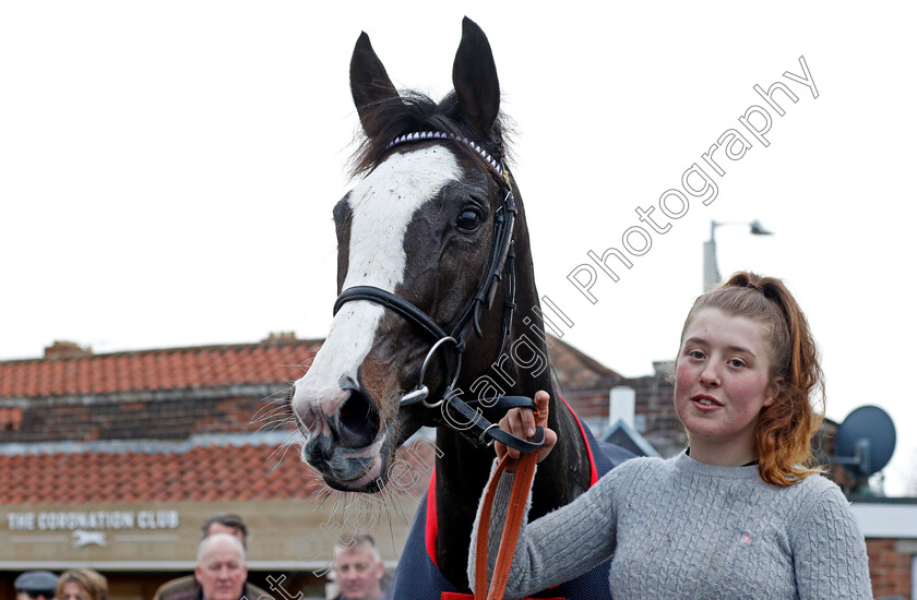 The-Glancing-Queen-0007 
 THE GLANCING QUEEN after The Actioncoach Invest In The Best Lady Godiva Mares Novices Chase
Warwick 9 Dec 2021 - Pic Steven Cargill / Racingfotos.com