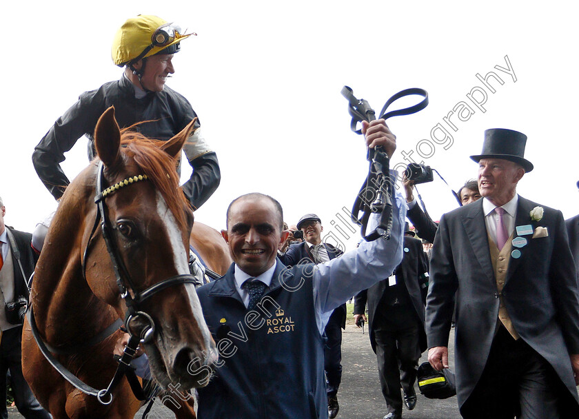 Stradivarius-0017 
 STRADIVARIUS (Frankie Dettori) with John Gosden after The Gold Cup
Royal Ascot 20 Jun 2019 - Pic Steven Cargill / Racingfotos.com