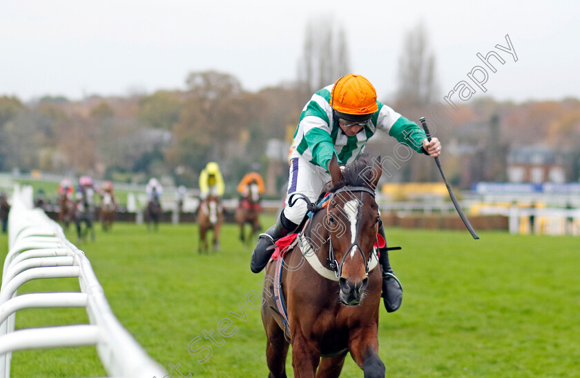 Authorised-Speed-0001 
 AUTHORISED SPEED (Jamie Moore) wins The Brian Giles Memorial NH Novices Hurdle
Sandown 3 Dec 2022 - Pic Steven Cargill / Racingfotos.com