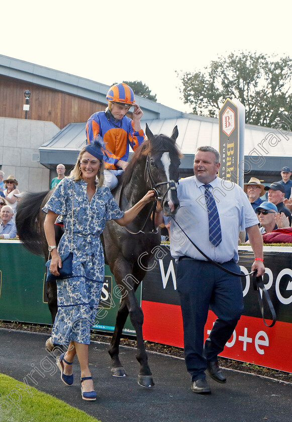 Auguste-Rodin-0011 
 AUGUSTE RODIN (Ryan Moore) after The Royal Bahrain Irish Champion Stakes
Leopardstown 9 Sep 2023 - Pic Steven Cargill / Racingfotos.com