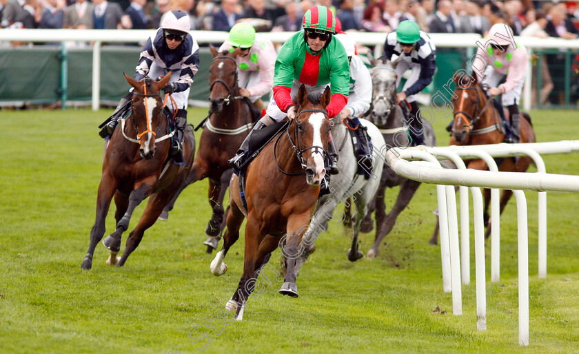 Jukebox-Jive-0002 
 winner THOMAS HOBSON (Ryan Moore) in last place as JUKEBOX JIVE (Joe Fanning) leads in the early stages of The Doncaster Cup Stakes
Doncaster 14 Sep 2018 - Pic Steven Cargill / Racingfotos.com