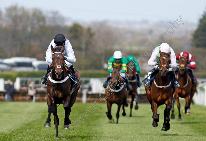 Constitution-Hill-0007 
 CONSTITUTION HILL (Nico de Boinville) wins The William Hill Aintree Hurdle
Aintree 13 Apr 2023 - Pic Steven Cargill / Racingfotos.com