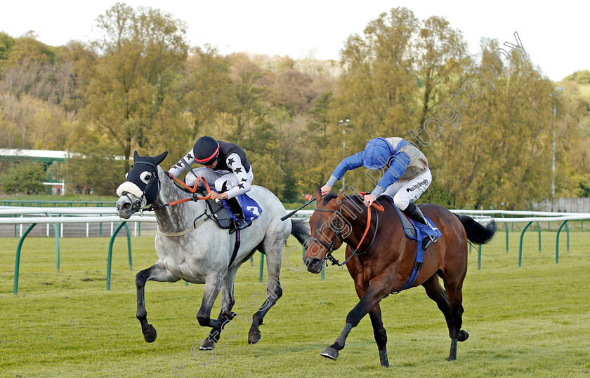 Slunovrat-0001 
 SLUNOVRAT (right, Jim Crowley) beats THISTIMENEXTYEAR (left) in The Bet & Watch At 188bet.co.uk Handicap Nottingham 1 May 2018 - Pic Steven Cargill / Racingfotos.com