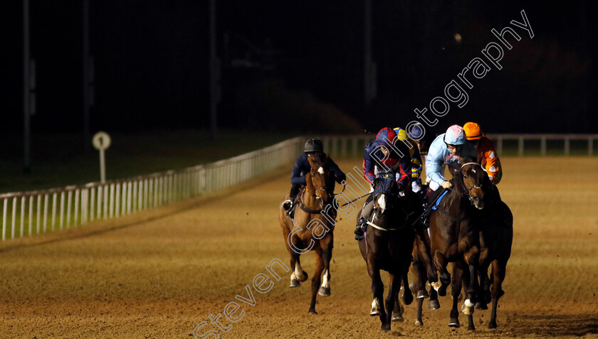 Cardano-and-Dreams-Adozen-0001 
 CARDANO (right, Cieran Fallon) leads DREAMS ADOZEN (centre) 
Wolverhampton 20 Dec 2024 - Pic Steven Cargill / Racingfotos.com