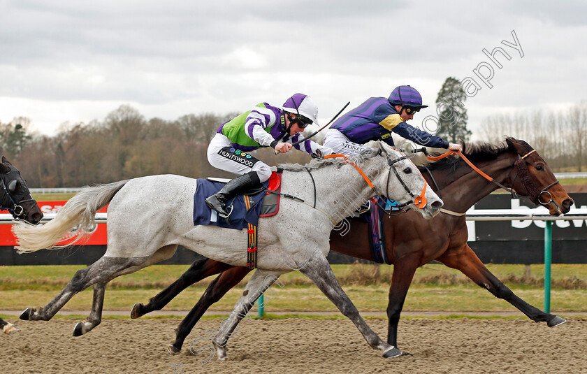 Miss-Minuty-0005 
 MISS MINUTY (left, Jason Watson) beats ASSANILKA (right) wins The 32Red.com Fillies Handicap Lingfield 2 Feb 2018 - Pic Steven Cargill / Racingfotos.com