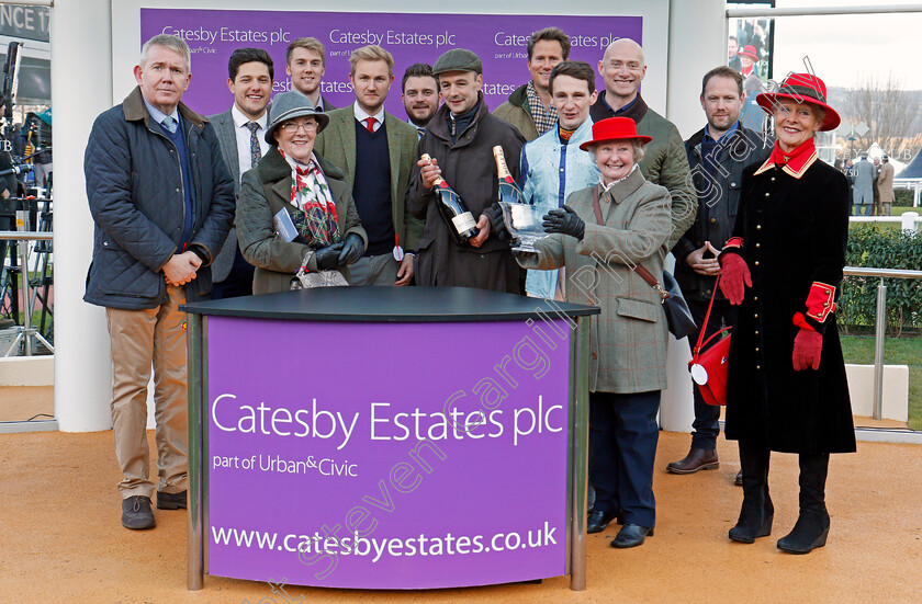 Smaoineamh-Alainn-0010 
 Presentation to Yeo Racing Partnership, Robert Walford and James Best for The Catesby Handicap Hurdle won by SMAOINEAMH ALAINN Cheltenham 15 Dec 2017 - Pic Steven Cargill / Racingfotos.com