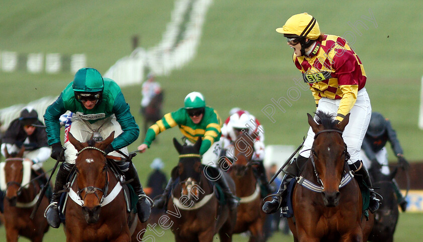 Siruh-Du-Lac-0006 
 SIRUH DU LAC (Lizzie Kelly) beats JANIKA (left) in The Brown Advisory & Merriebelle Stable Plate
Cheltenham 14 Mar 2019 - Pic Steven Cargill / Racingfotos.com