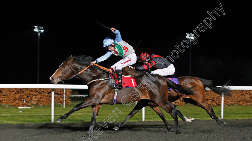 Sir-Hamilton-0003 
 SIR HAMILTON (Luke Morris) wins The 32Red On The App Store Novice Stakes Div2 Kempton 10 Jan 2018 - Pic Steven Cargill / Racingfotos.com