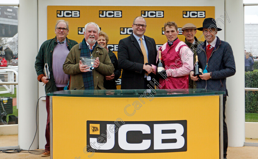 Galahad-Quest-0010 
 Presentation to Harry Cobden, Nick Williams and owners for The JCB Triumph Trial Juvenile Hurdle won by GALAHAD QUEST 
Cheltenham 25 Jan 2020 - Pic Steven Cargill / Racingfotos.com