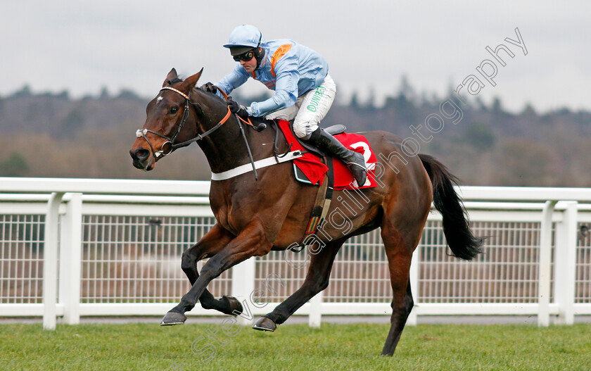 Divine-Spear-0005 
 DIVINE SPEAR (Nico de Boinville) wins The Stella Artois Novices Limited Handicap Chase Ascot 22 Dec 2017 - Pic Steven Cargill / Racingfotos.com