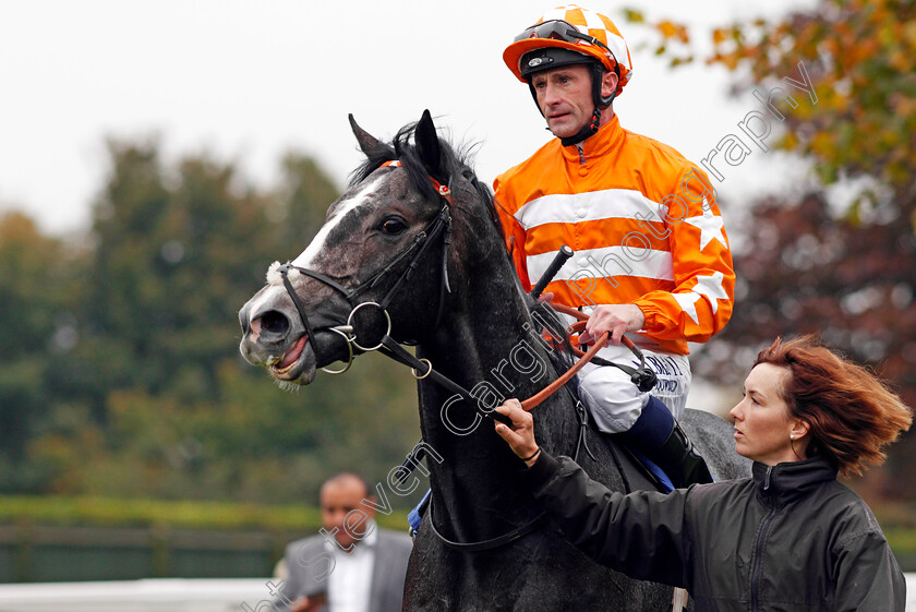 Blazing-Tunder-0012 
 BLAZING TUNDER (Dane O'Neill) after The Kier Construction EBF Maiden Stakes Div2 Nottingham 18 Oct 2017 - Pic Steven Cargill / Racingfotos.com