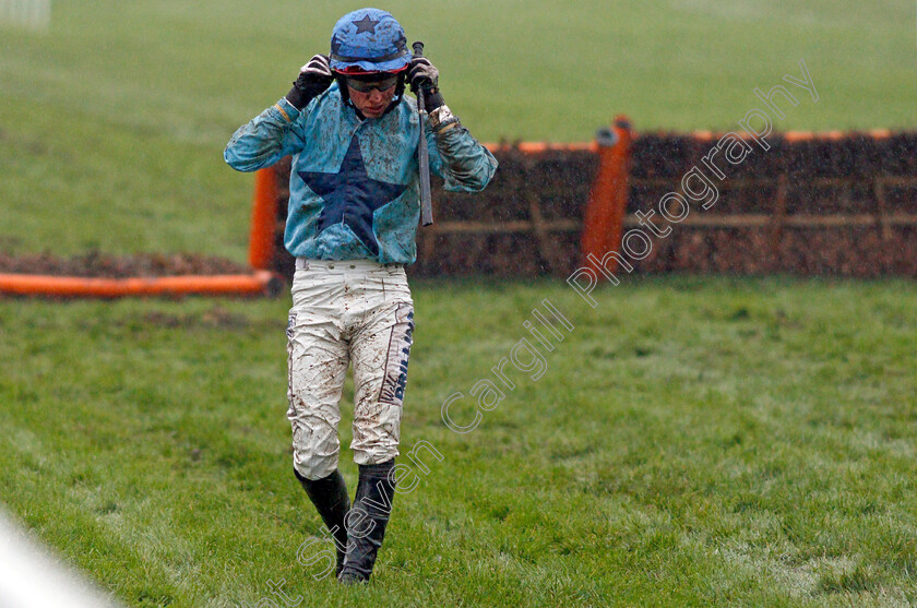 James-Bowen-0002 
 JAMES BOWEN after being unseated at Cheltenham 18 Nov 2017 - Pic Steven Cargill / Racingfotos.com