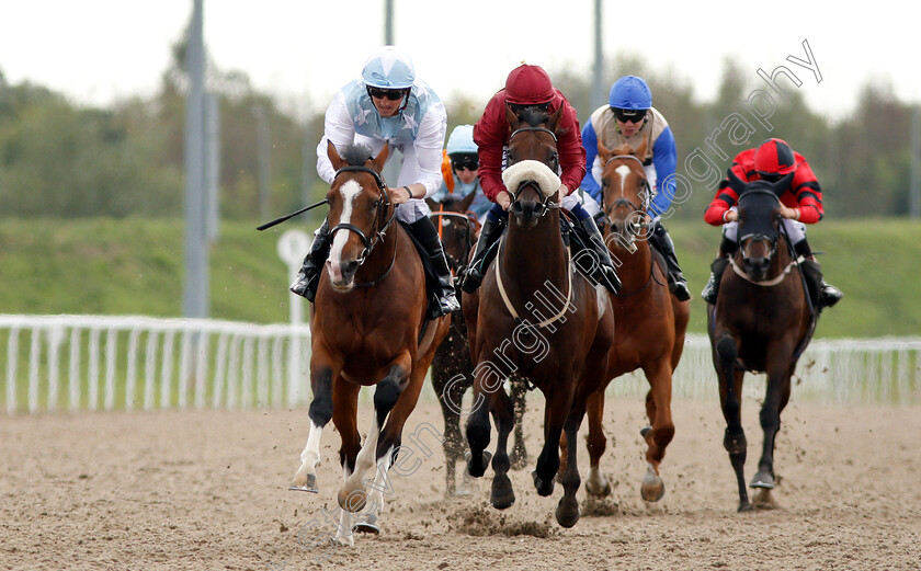 Roma-Bangkok-0003 
 ROMA BANGKOK (Marc Monaghan) beats FEDERAL LAW (centre) in The East Coast IPA Novice Stakes
Chelmsford 30 Aug 2018 - Pic Steven Cargill / Racingfotos.com